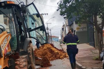 SAAE realiza obras emergenciais no centro de Itabira neste sábado (1)