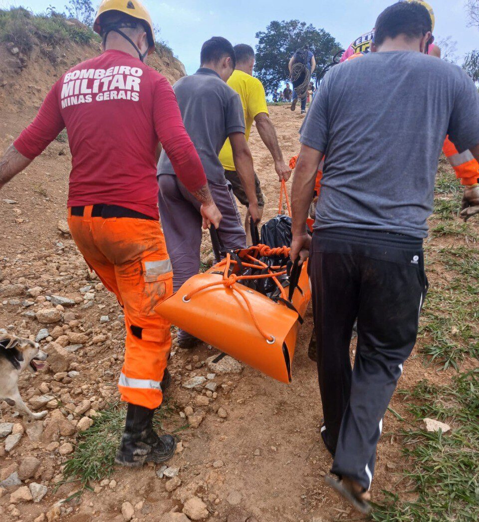 Bombeiros encontram corpo de homem que morreu ao tentar salvar filha em cachoeira de Passa Quatro