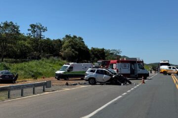 Colisão frontal deixa quatro mortos na BR-135
