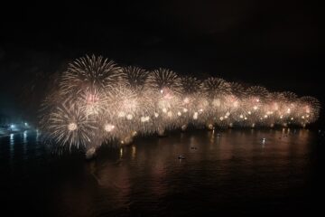 Com público recorde, Réveillon do Rio recebe título de maior do mundo pelo Guinness
