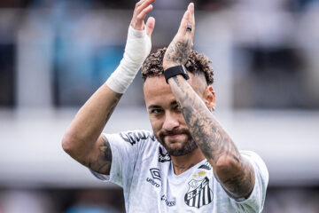 Neymar fala sobre nova cirurgia e não garante se fica no Santos: ‘Ver o que é melhor pra todos’