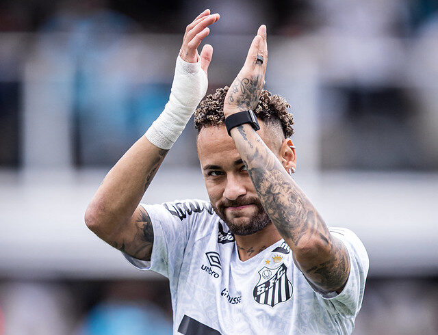 Neymar fala sobre nova cirurgia e não garante se fica no Santos: ‘Ver o que é melhor pra todos’