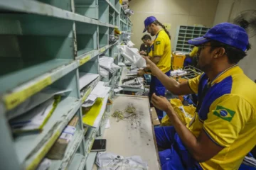Correios em crise têm pior índice de entregas de encomendas às vésperas do Natal
