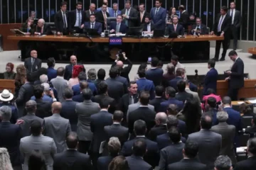 Câmara aprova projeto da dosimetria que pode beneficiar condenados pelo 8/1 e Jair Bolsonaro