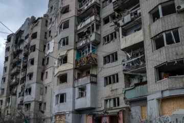 Ucrânia e Rússia trocam ataques, intensificando a guerra