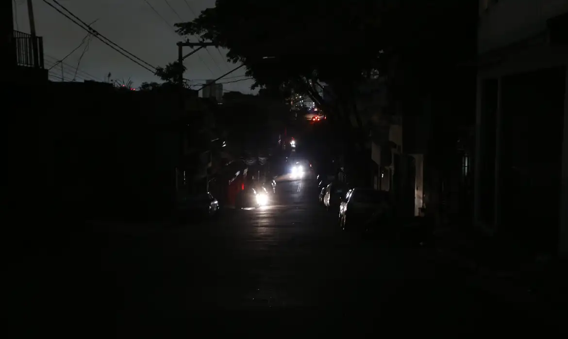 Prefeitura de Barão de Cocais notifica Cemig após sete dias de quedas de energia; moradores relatam prejuízos
