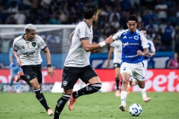 Botafogo empata no fim contra o Cruzeiro e dá o vice-campeonato ao Palmeiras