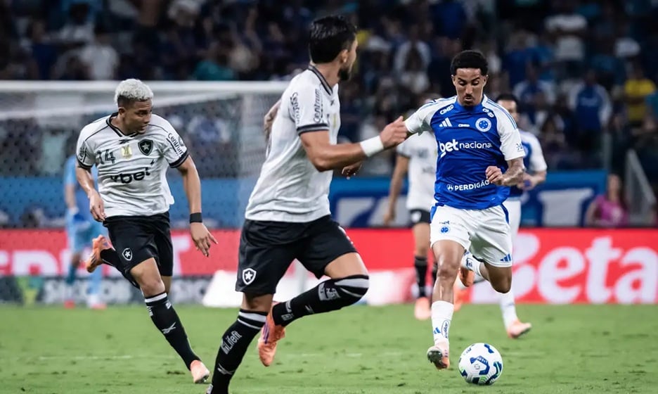 Botafogo empata no fim contra o Cruzeiro e dá o vice-campeonato ao Palmeiras