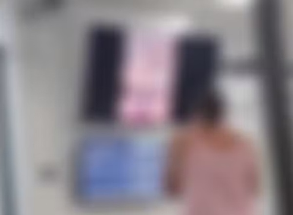 Filme pornográfico é exibido em TV da recepção do Hospital Margarida, em João Monlevade, e caso é investigado