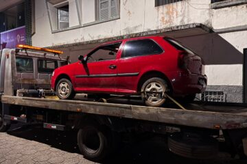 Carro furtado no ES é recuperado pela PM na BR-381, em Antônio Dias