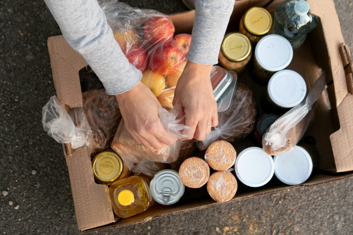 Natal Solidário: campanha mobiliza comunidade a doar alimentos para famílias carentes em Itabira
