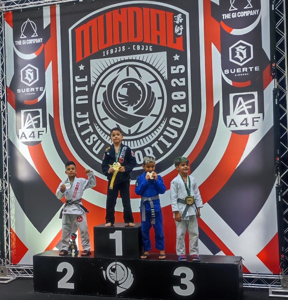 Itabirano Joãozinho conquista vice-campeonato mundial Kids da CBJJE em São Paulo