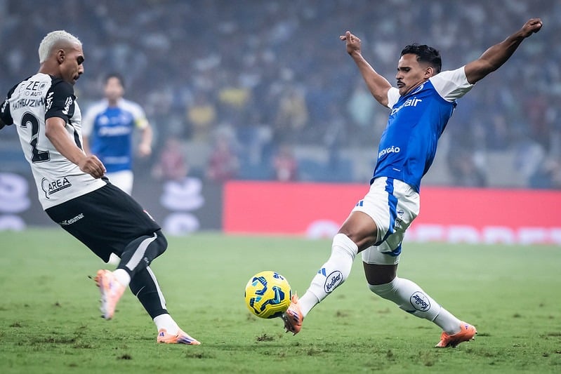 Cruzeiro acumula erros dentro e fora de campo e vê classificação à final da Copa do Brasil mais distante