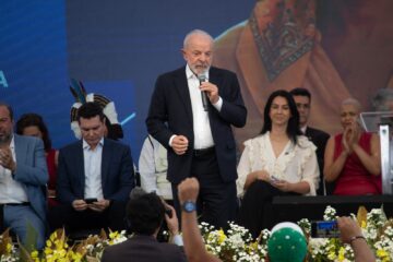 Em Itabira, Lula evita falar sobre mineração e faz discurso marcado por críticas à desigualdade e defesa do SUS