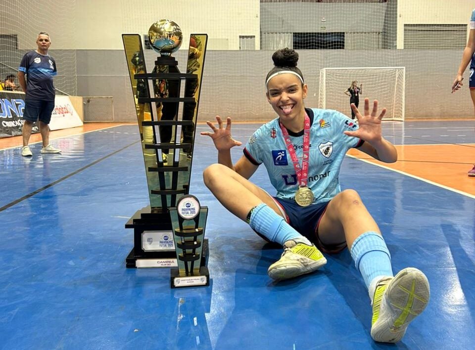 Do futebol entre os homens ao protagonismo no futsal paranaense: itabirana supera barreiras em busca do sonho de ser atleta