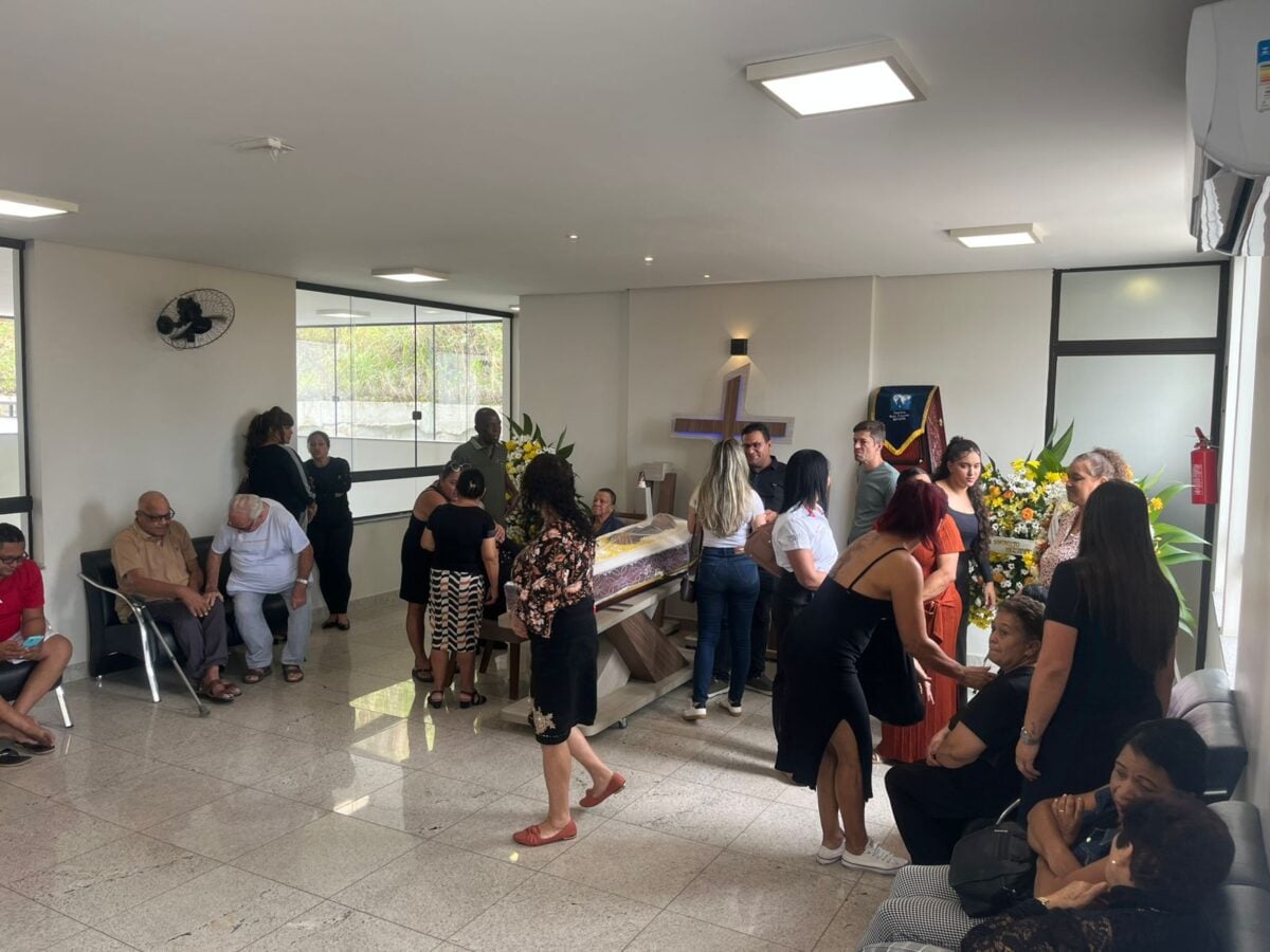 Velório de Carlos Madeira reúne familiares, amigos e sindicalistas em Itabira