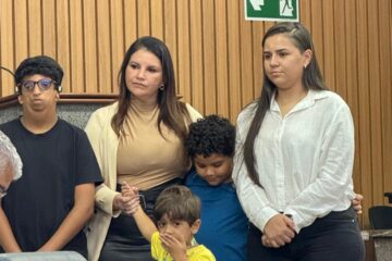 Crítica infeliz e desafinada: fala de vereador sobre apresentação de Lara Drummond repercute na Câmara