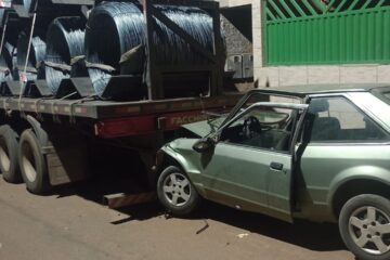 Mulher morre em grave colisão com carreta em João Monlevade