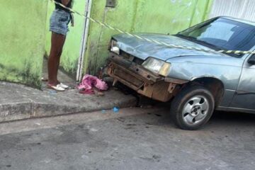Mulher morre após ser atropelada pelo próprio filho em Santa Bárbara; suspeito segue foragido