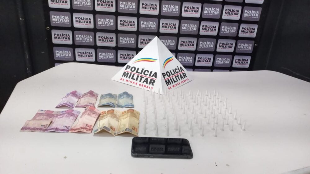 Polícia Militar prende jovem de 19 anos por tráfico de drogas no bairro Clóvis Alvim II, em Itabira