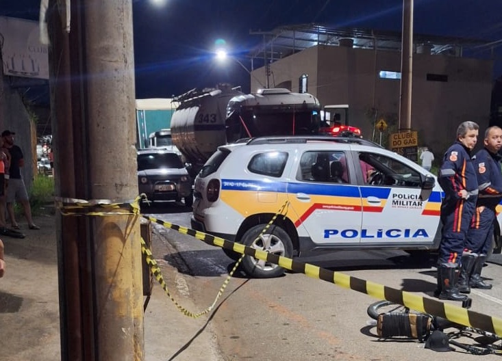 Adolescente morre e outro fica gravemente ferido após atropelamento por carreta em João Monlevade