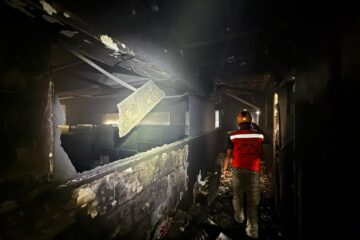 Incêndio atinge edifício comercial em BH; ninguém se feriu