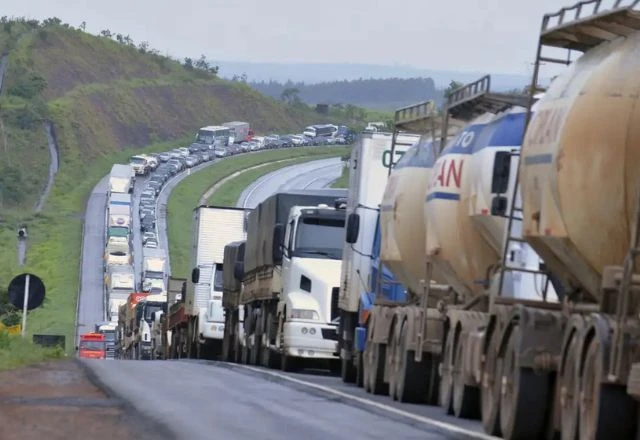 Grupo de caminhoneiros planeja paralisação, mas movimento não tem unanimidade entre lideranças