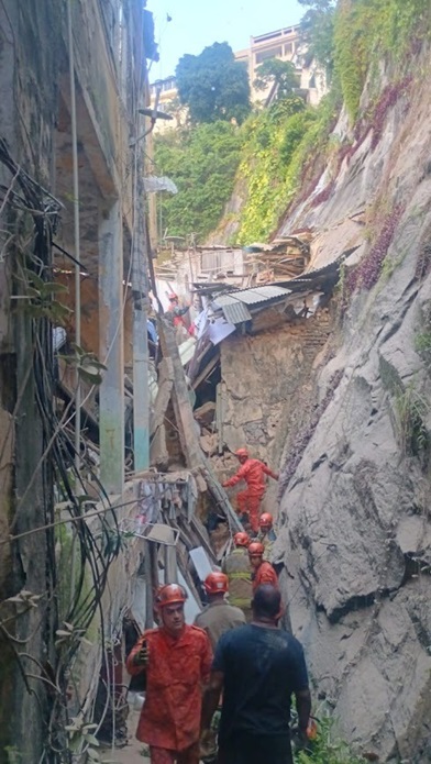 Rio de Janeiro: casarão desaba no bairro do Catete e deixa vários feridos