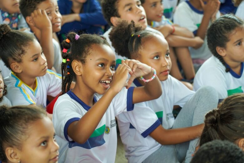 Itabira recebe Selo Ouro do Compromisso Criança Alfabetizada pelo segundo ano consecutivo; confira