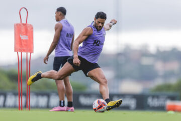 Hulk usa redes sociais para esclarecer situação no Atlético-MG: ‘Vou honrar essa camisa’