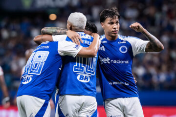 Tite escala time titular e Cruzeiro goleia o Uberlândia por 5 a 0