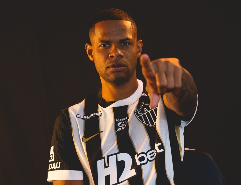 Corinthians negocia empréstimo de um ano do atacante Júnior Santos com Atlético-MG
