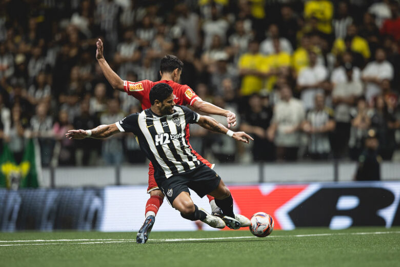 Titulares do Atlético-MG esbarram na falta de entrosamento e ficam no empate sem gols com o Tombense