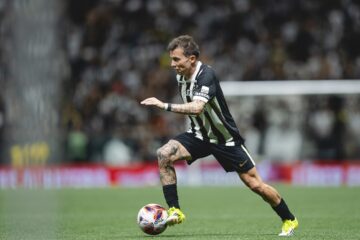 Atlético-MG e Palmeiras empatam por 2 a 2 na estreia do Brasileirão