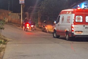 Motociclista se fere em colisão contra poste de energia, em Itabira