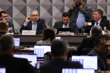 Oposição prioriza convocar Lulinha na CPMI do INSS