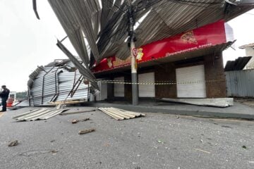 Chuva provoca colapso de telhado e mobiliza bombeiros em Santa Luzia