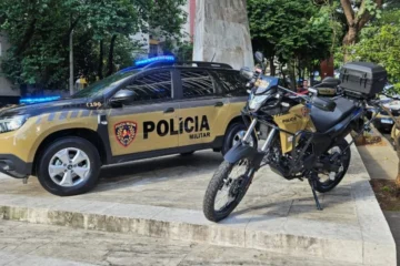 Polícia Militar prende três por tráfico e apreende mais de 500 pedras de crack e pinos de cocaína