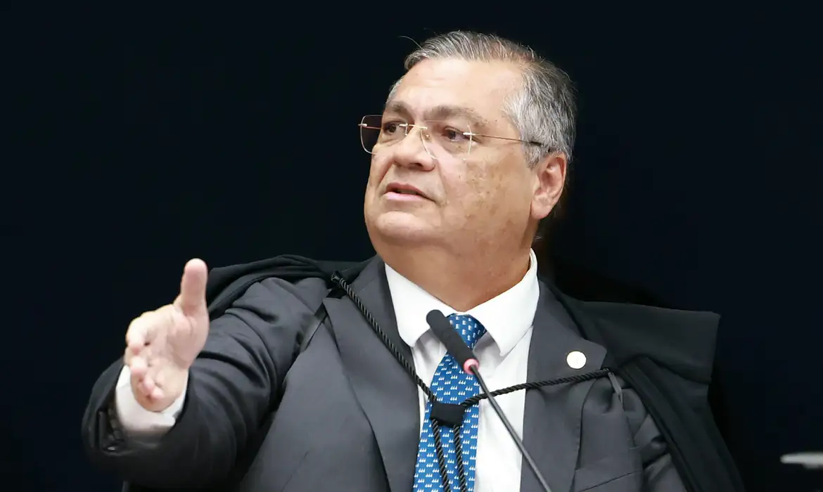 Crise na Corte: Flávio Dino determina reintegração de Andrei Rodrigues ao cargo de diretor-geral da PF