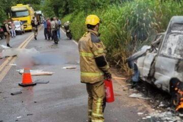 Motorista de carro funerário morre após colisão com caminhão na MG-262, em Mariana