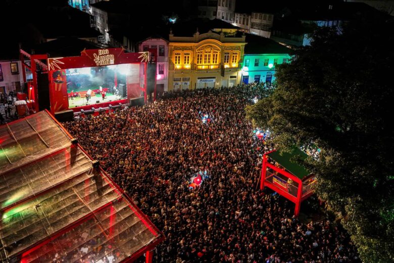 Tradição e grandes atrações nacionais marcarão o Carnaval 2026 de Diamantina