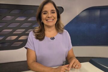Vera Magalhães deixa a apresentação do Roda Viva