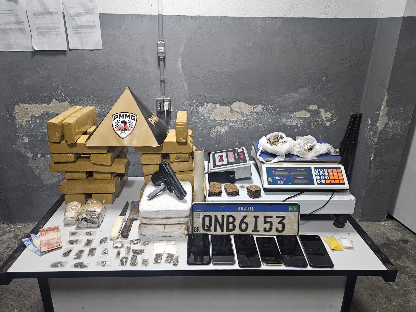 Polícia apreende drogas avaliadas em R$ 40 mil no bairro Floresta, em BH