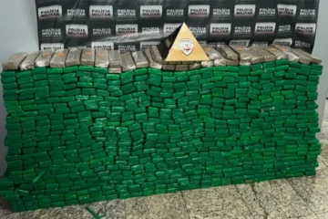 Polícia prende quase 700 barras de maconha e um homem em Sete Lagoas