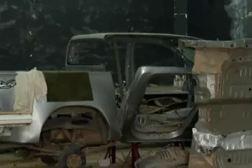 Polícia recupera sete caminhonetes furtadas em galpão em Contagem