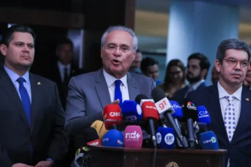 Renan Calheiros diz que Motta e Lira pressionaram TCU contra liquidação do Master