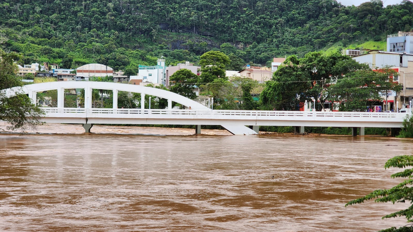 Monitoramento avalia áreas de risco ao longo do Rio Piracicaba, em Nova Era