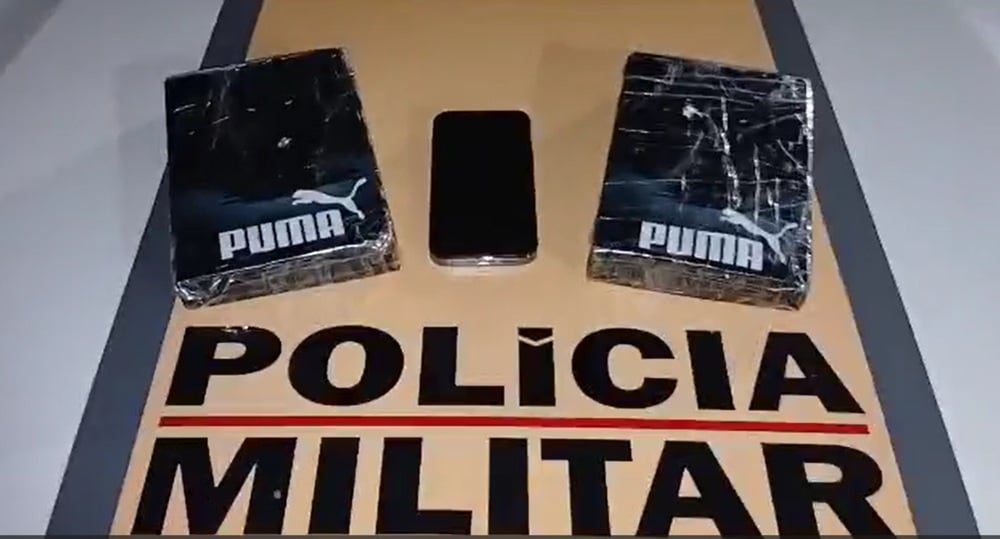 Polícia Militar Rodoviária apreende barras de cocaína após abandono de carro em Itabira