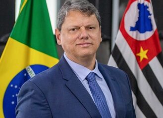 Tarcísio visita Bolsonaro e reafirma que tentará a reeleição para governador de São Paulo