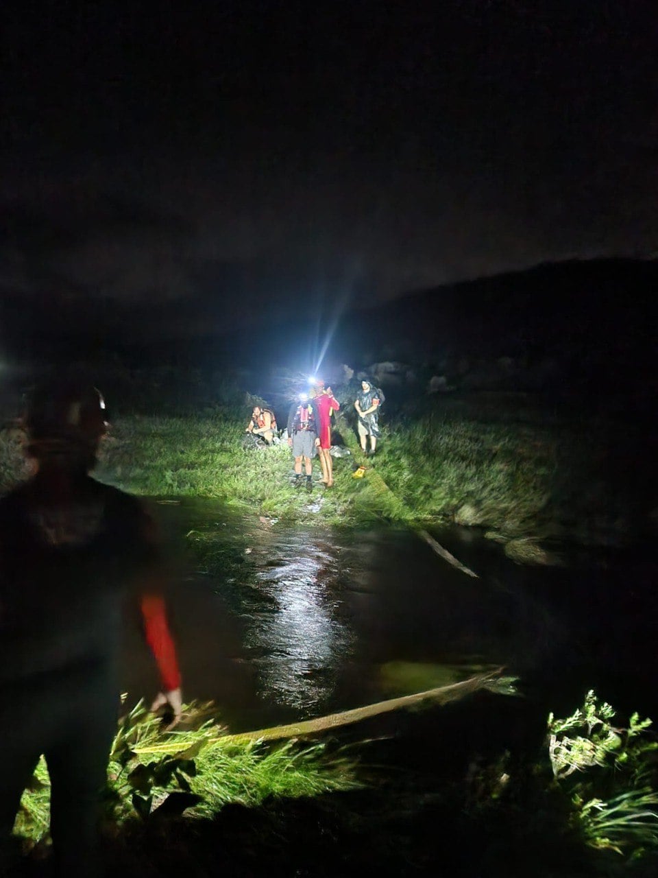 Turistas ficam ilhados após chuva na Serra do Cipó e são resgatados pelos bombeiros